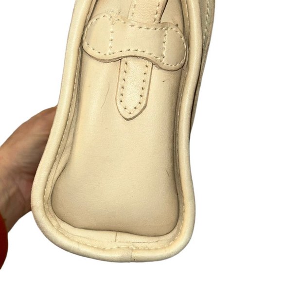 Liz Claiborne Vintage bone khaki Saddle Leather Messenger bag 9x6.5x2 QU… - Picture 5 of 8